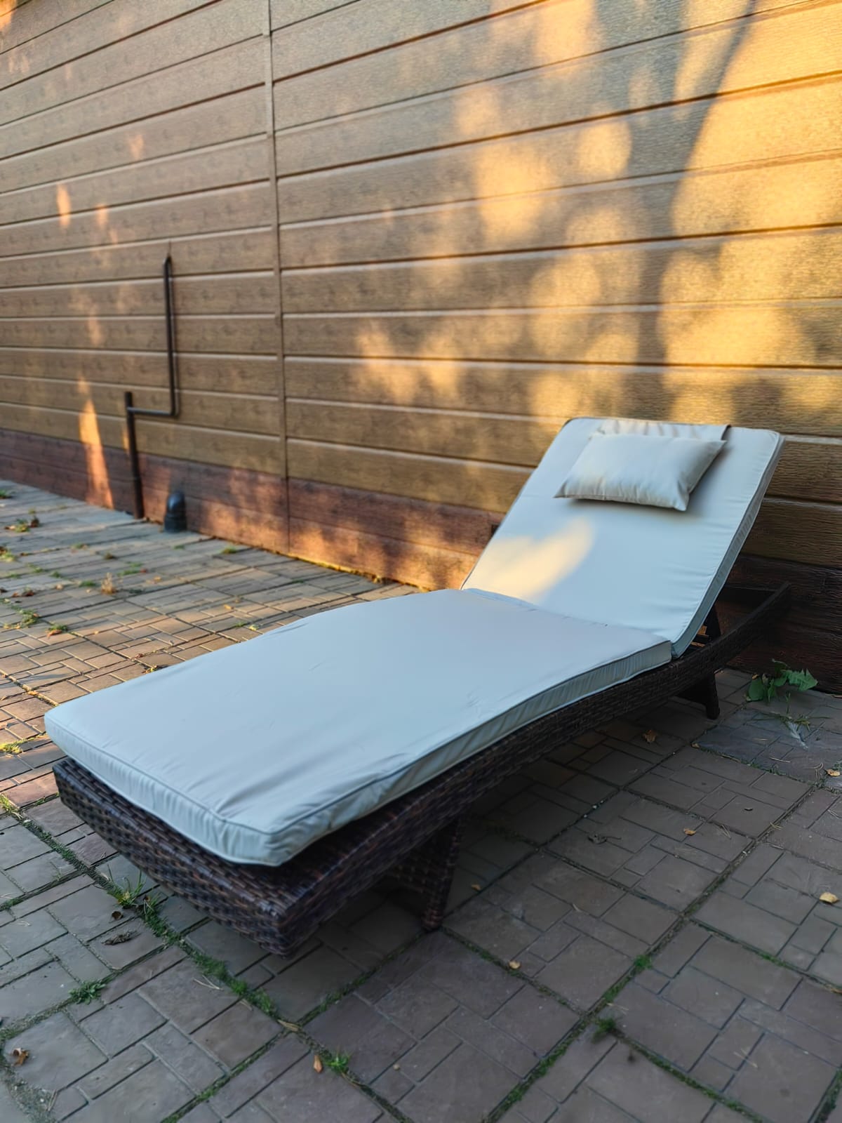 Шезлонг из искусственного ротанга МАРА "MARA" в комплекте в матрасом - Мир Дачника Шезлонг из искусственного ротанга МАРА "MARA" в комплекте в матрасом