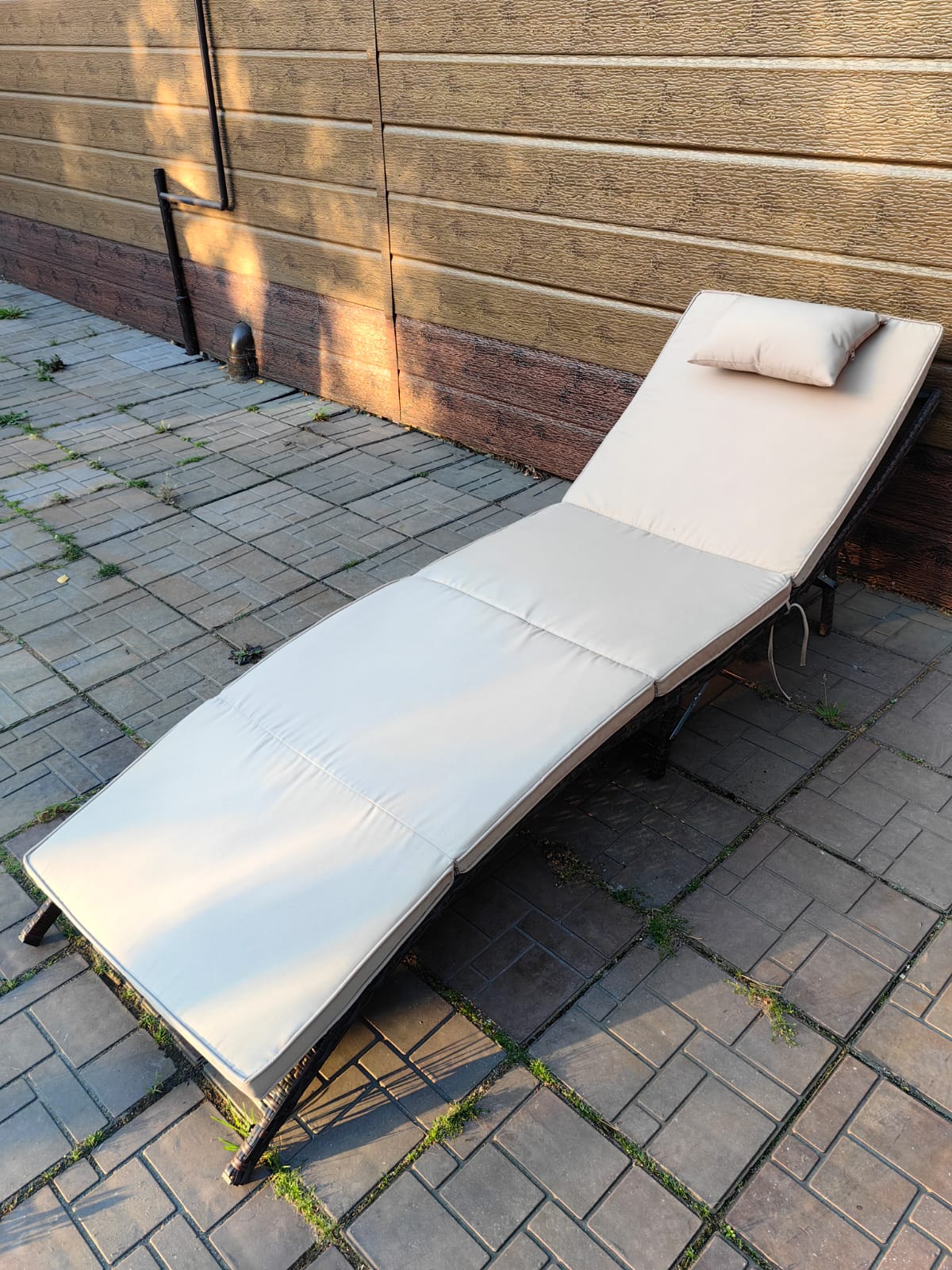 Шезлонг складной из искусственного ротанга Ливерпуль - Мир Дачника Шезлонг складной из искусственного ротанга Ливерпуль