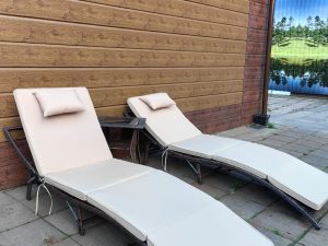 Комплект шезлонгов из искусственного ротанга Ливерпуль и столик Мара-2 Шоколад - Мир Дачника Комплект шезлонгов из искусственного ротанга Ливерпуль и столик Мара-2 Шоколад