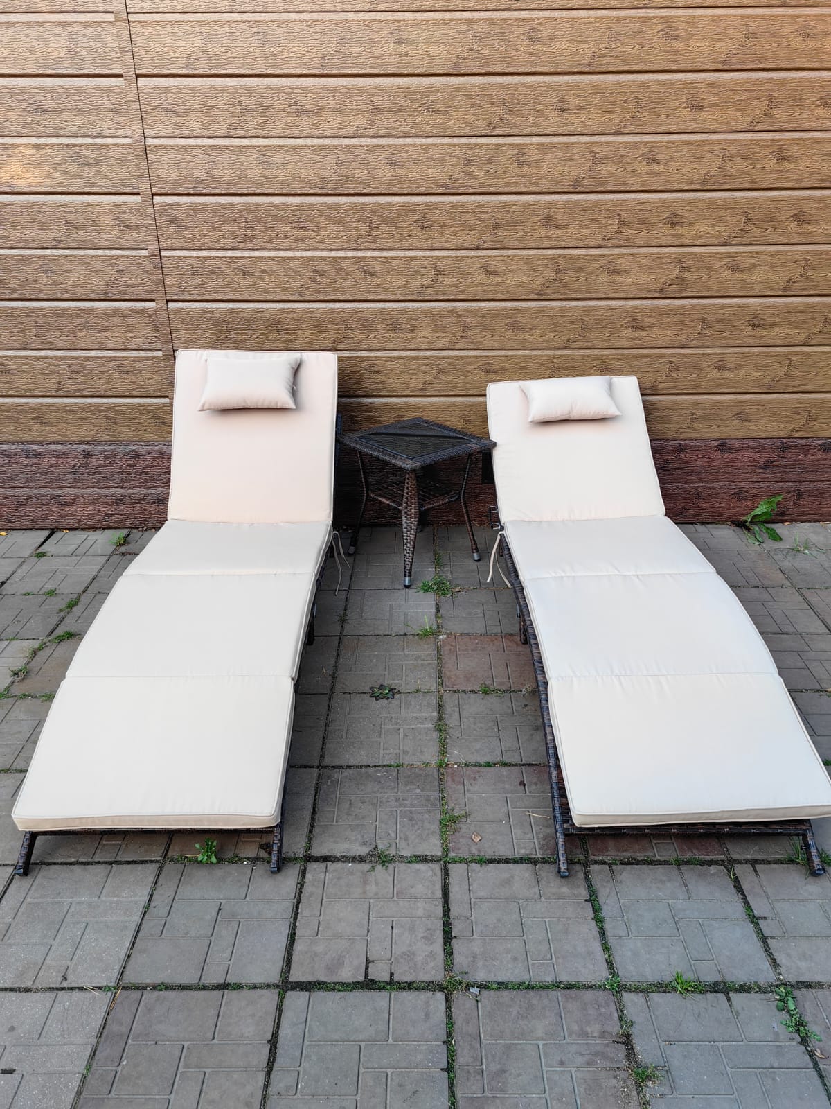 Комплект шезлонгов из искусственного ротанга Ливерпуль и столик Мара-2 Шоколад - Мир Дачника Комплект шезлонгов из искусственного ротанга Ливерпуль и столик Мара-2 Шоколад