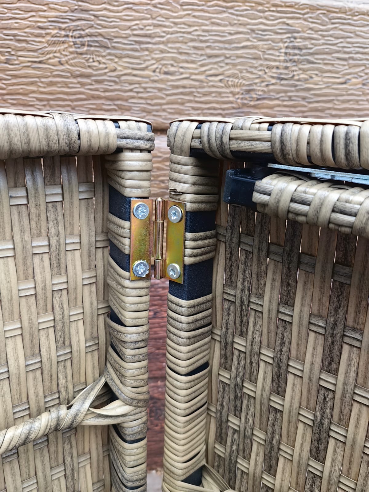 Комплект шезлонгов из искусственного ротанга Ливерпуль и столик Мара-2 Greige - Мир Дачника Комплект шезлонгов из искусственного ротанга Ливерпуль и столик Мара-2 Greige