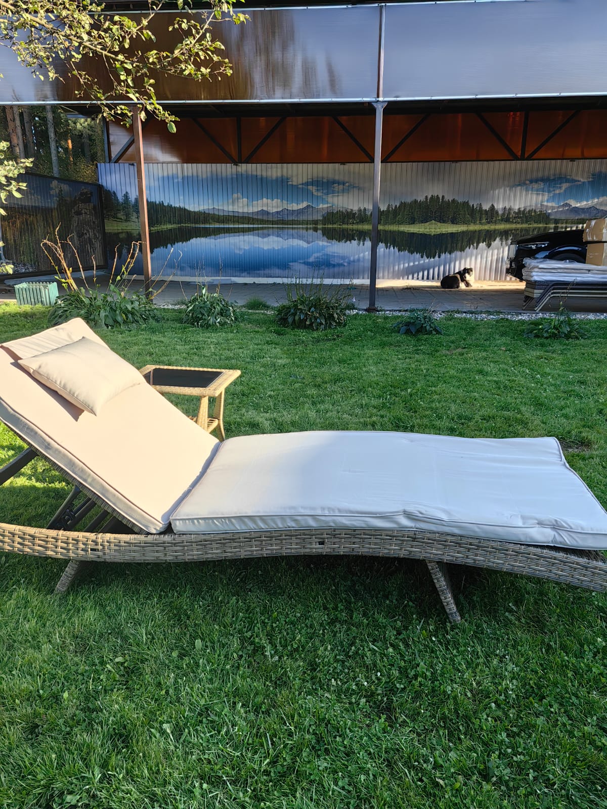 Комплект мебели из искусственного ротанга МАРА “MARA” Greige, шезлонг и столик - Мир Дачника Комплект мебели из искусственного ротанга МАРА “MARA” Greige, шезлонг и столик