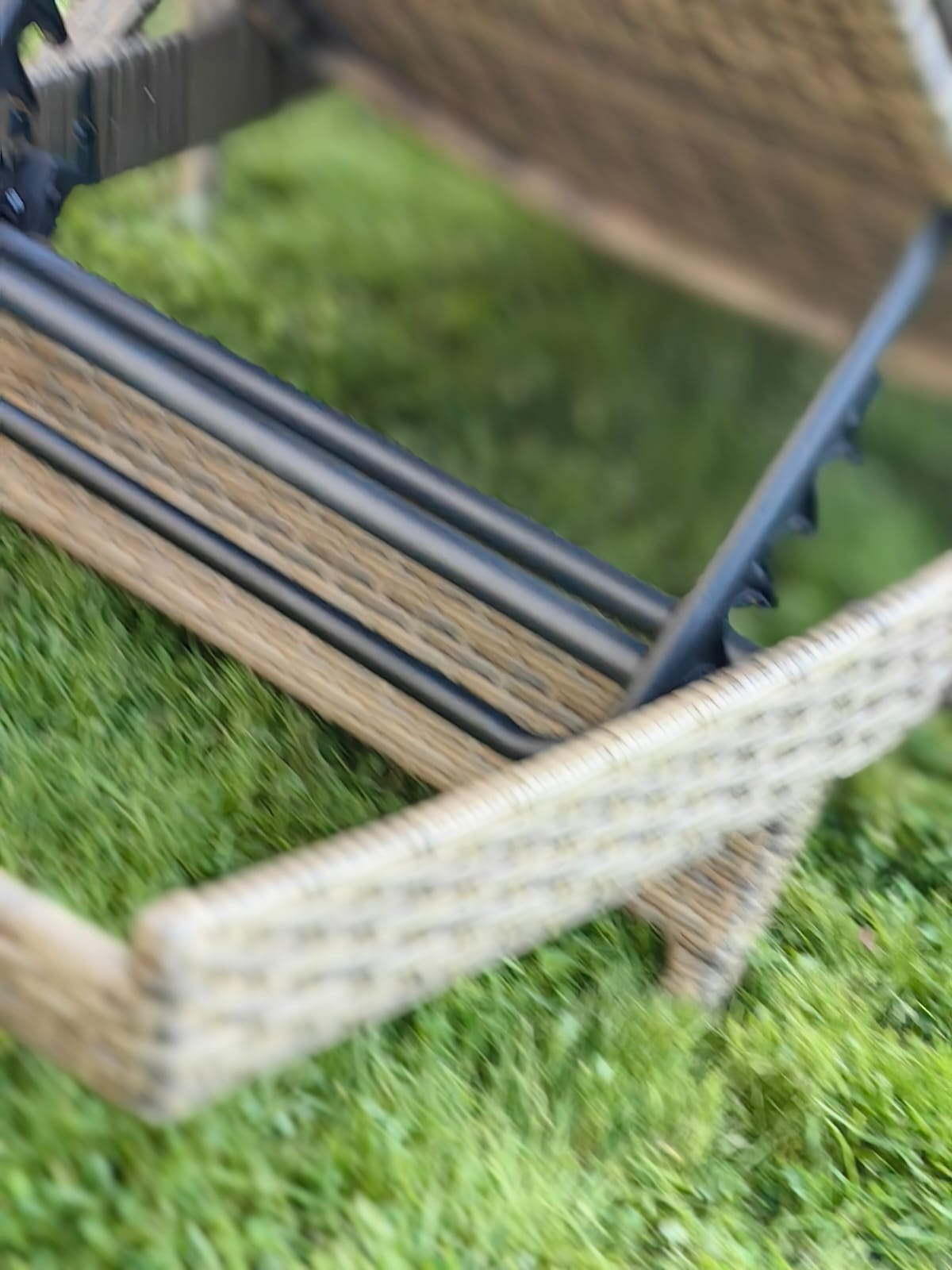 Комплект мебели из искусственного ротанга МАРА “MARA” Greige , шезлонг с подлокотниками и столик - Мир Дачника Комплект мебели из искусственного ротанга МАРА “MARA” Greige , шезлонг с подлокотниками и столик