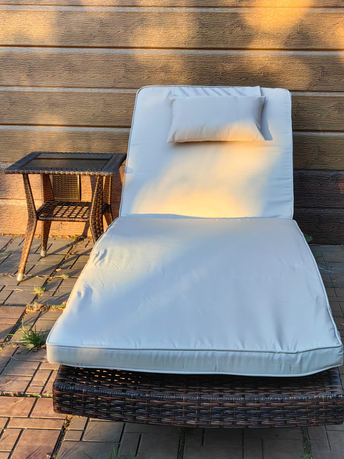 Комплект мебели из искусственного ротанга МАРА “MARA” Шоколад, шезлонг и столик - Мир Дачника Комплект мебели из искусственного ротанга МАРА “MARA” Шоколад, шезлонг и столик