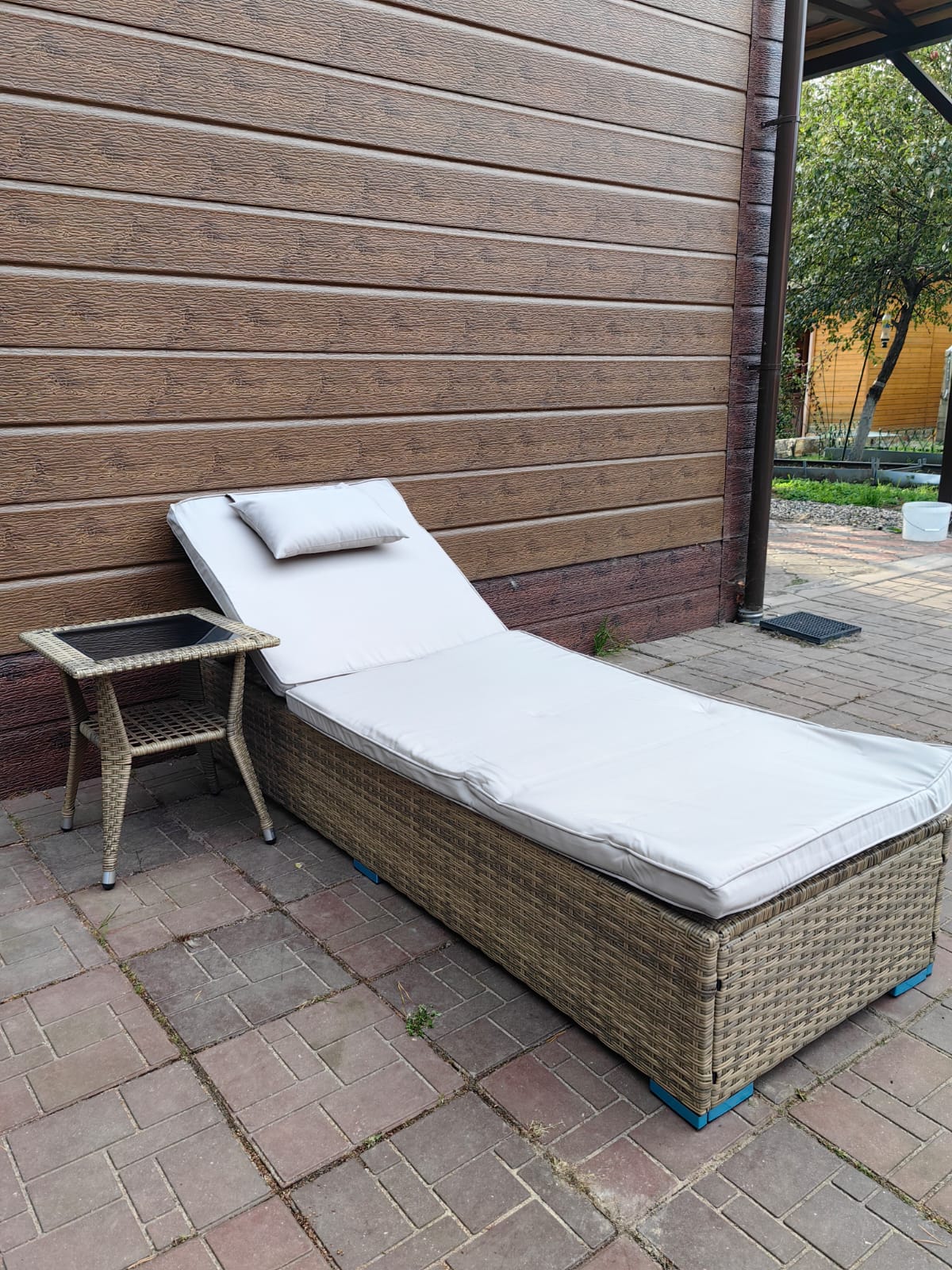 Комплект из искусственного ротанга шезлонг Орландо и столик Мара-2 Greige - Мир Дачника Комплект из искусственного ротанга шезлонг Орландо и столик Мара-2 Greige